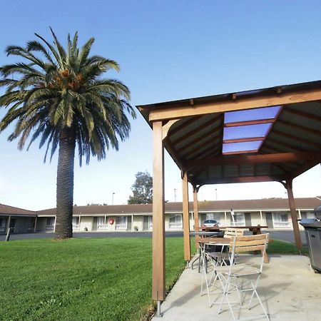 ג'ילונג Golden Palms Motel מראה חיצוני תמונה